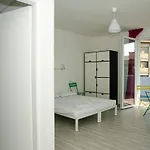 Meet Gardalake Hostel Peschiera del Garda