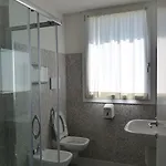 Meet Gardalake Hostel *