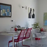 Meet Gardalake Hostel *