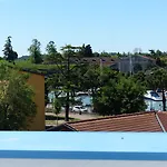 Meet Gardalake Hostel Peschiera del Garda