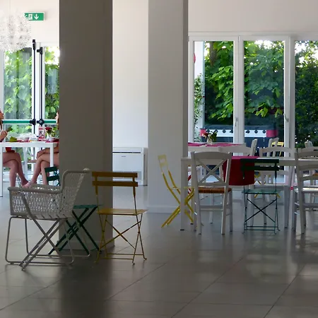 Hostal Meet Gardalake Peschiera del Garda