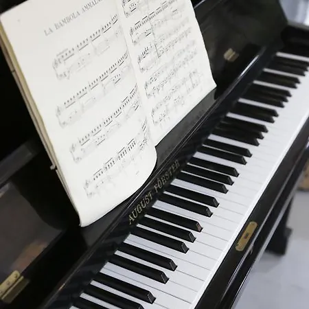 Hostal Meet Gardalake