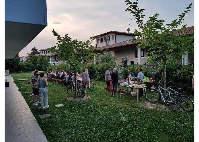 אכסניה Meet Gardalake פסקיארה דל גארדה