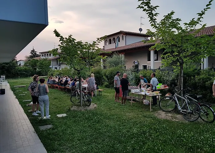 Meet Gardalake אכסניה *