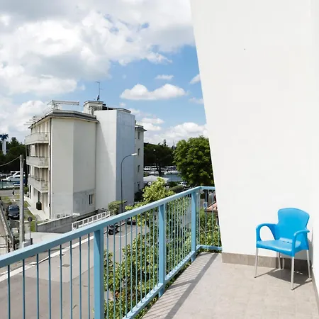 Meet Gardalake Hostal