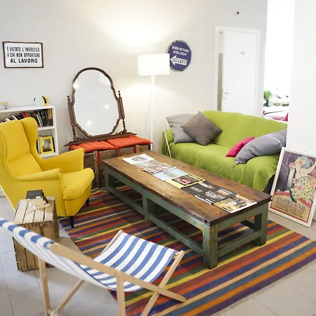 Meet Gardalake Hostal Peschiera del Garda