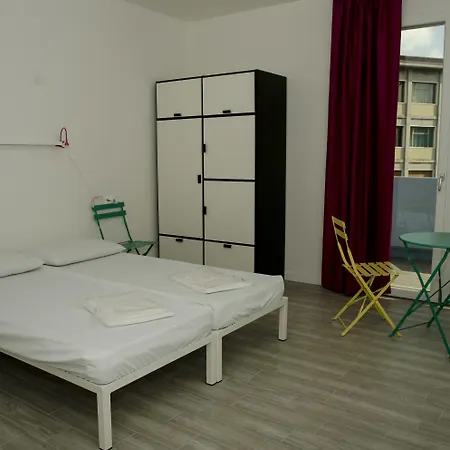 Meet Gardalake Vandrarhem Peschiera del Garda