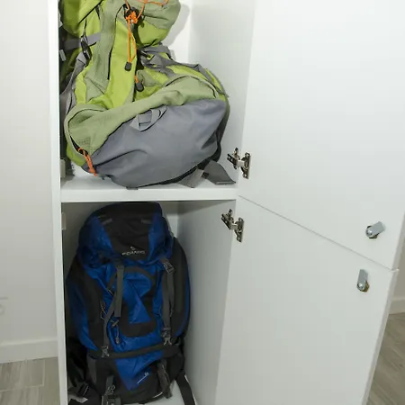 Meet Gardalake Hostal Peschiera del Garda