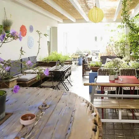 Hostal Meet Gardalake Peschiera del Garda