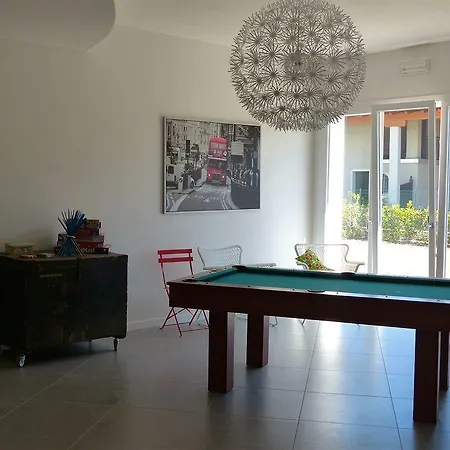 Meet Gardalake Hostel
