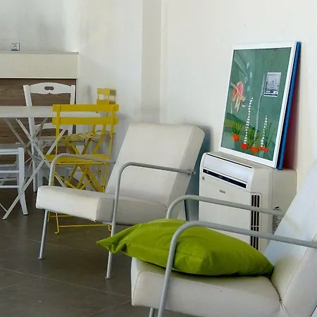 Meet Gardalake Hostel Peschiera del Garda