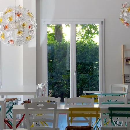 Meet Gardalake Hostel