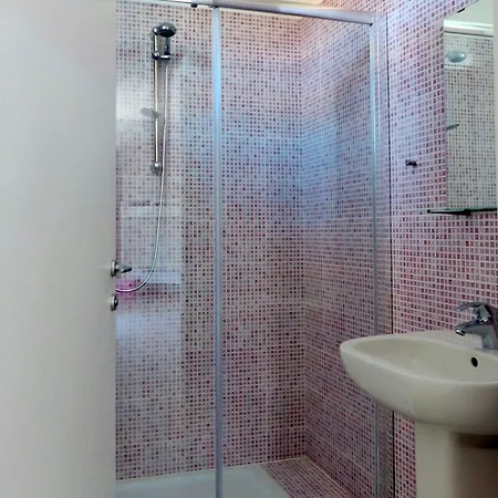 Meet Gardalake Хостел