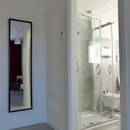 Хостел Meet Gardalake Пескьера-дель-Гарда